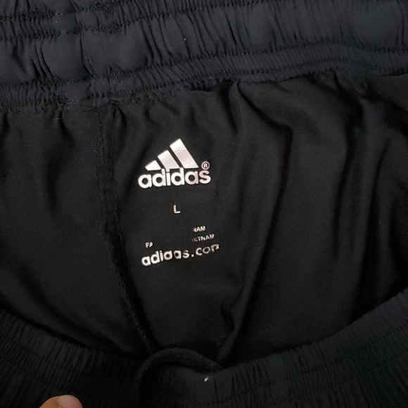 ADIDAS | Running Shorts w/ compression - Picture 6 of 6
